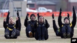 U.S. Army troops in training to become instructors participate in the new Army combat fitness test at the 108th Air Defense Artillery Brigade compound at Fort Bragg, N.C., Jan. 8, 2019.