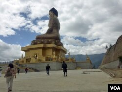 The construction of this towering Buddha statue atop the high mountains of the capital Thimpu, was completed last year and is the country's latest tourist highlight. (A. Pasricha/VOA)