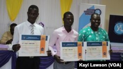 Les trois lauréats du Yali Pitch Competition 2019, Lomé, le 24 octobre 2019. (VOA/Kayi Lawson)