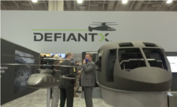 2021年美国陆军协会年会暨武器展展出的美国洛克希德·马丁公司与波音公司合作研发设计的未来远程突击直升机Defiant X模型