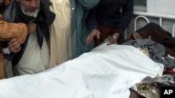 Une victime des violences commises par les talibans pakistanais