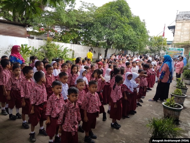 Anak-anak di Sekolah Dasar Negeri 101729 Kabupaten Deli Serdang, Sumatera Utara.