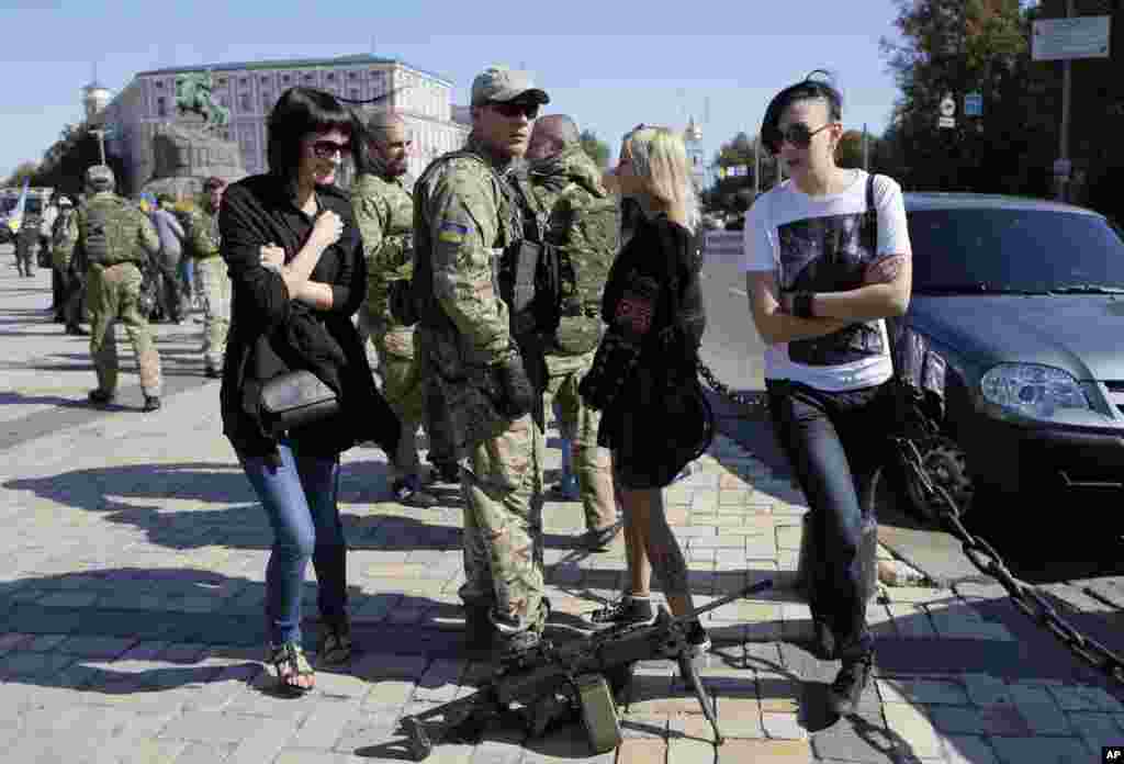 Бійці &quot;Азова&quot; у Києві перед поверненням на передову.