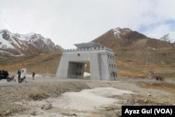 Khunjerab border crossing and the first Chinese security post seen on the extreme right.
