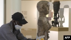 Le musée Théodore-Monod de Dakar rouvre ses portes après avoir mis à profit un an de fermeture imposée par le Covid-19 pour présenter ses riches collections d'art africain, le 19 mai 2021.