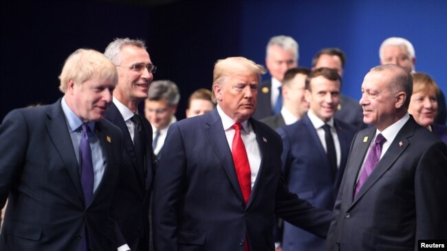 北约组织成员国领导人在伦敦出席北约峰会。（2019年12月4日）