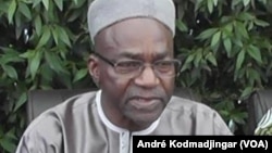 Le chef de file de l'opposition tchadienne, Saleh Kebzabo à N’Djamena, 29 avril 2016. VOA/André Kodmadjingar 