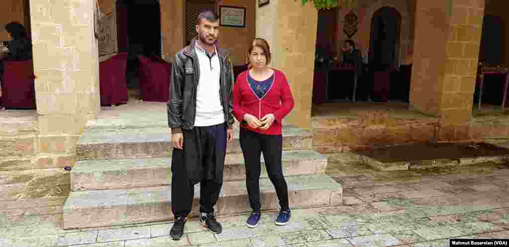 Yaklaşık dört yıldır Türkiye’de yaşayan Şemi, yeğeni Saad ve ailesi, binlerce Ezidi gibi arafta kalmış. Sincar’a dönemeyen aile, başka bir ülkeye gitmek için Birleşmiş Milletler’e yaptıkları başvurunun sonucunu bekliyor