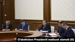 O'zbekistondagi besh siyosiy partiya rahbarlari Prezident Shavkat Mirziyoyev huzurida, Toshkent, O'zbekiston, 2019-yil, 22-avgust