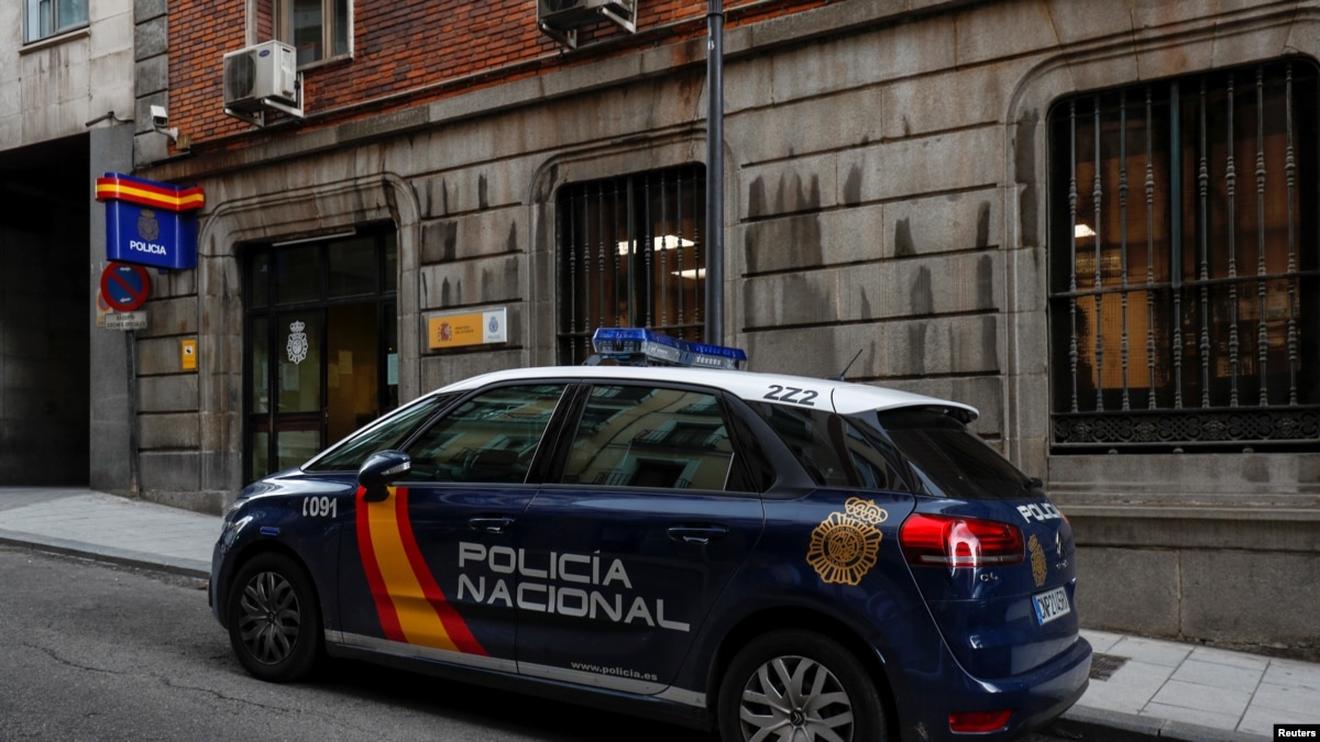 Pengecam Putin Ditahan dan Dibebaskan Polisi Spanyol