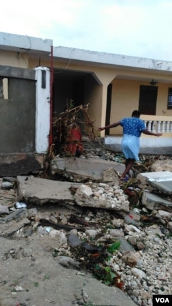 Home damaged by Hurricane Matthew in Mole St. Nicolas, Haiti, Oct. 7, 2016. (Photo: Corneille Shmitt for VOA)
