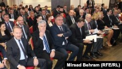 Bh. političari na konferenciji u Mostaru (slijeva nadesno): Bakir Izetbegović, Dragan Čović, Mladen Ivanić, Milorad Dodik, Božo Ljubić, Željka Cvijanović (fotoarhiv)