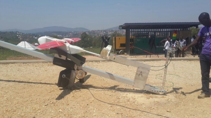 Premiers tests de livraisons de médicaments par drone au Nigeria
