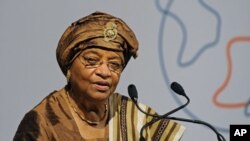 Ellen Johnson-Sirleaf, dans une conférence à Londres, le 13 juin 2011