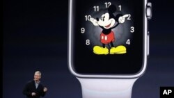 El CEO de Apple,Tim Cook, presenta el Apple Watch el martes, en Cupertino, California.