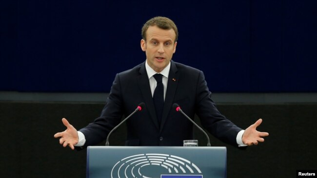 Presidenti francez Emmanuel Macron mban një fjalim në një debat për të ardhmen e Evropës në Parlamentin Evropian në Strasburg