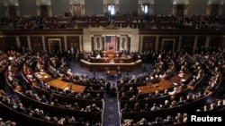 Ketua DPR Amerika, John Boehner memberikan sambutan dalam Kongres ke-113 di Gedung DPR AS, Capitol Hill di Washington DC, 3 Januari 2013. (REUTERS/Kevin Lamarque). Para anggota DPR akan menangani agenda pertamanya hari ini, yaitu pemungutan suara terkait bantuan asuransi untuk Korban Badai Sandy (4/1).