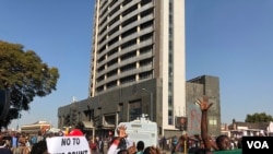 Opposition protested in Harare (08/01/2018) to push the Zimbabwe Electoral Commission to release credible polls results. The opposition has since refused to accept the official results which the ruling Zanu PF was declared winner (C. Mavhunga/VOA)