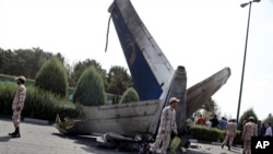 Pesawat Iran jatuh di Teheran