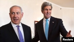 U.S. Secretary of State John Kerry meets Israeli Prime Minister Benjamin Netanyahu in Jerusalem, June 28, 2013.