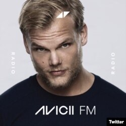 AVICII, foto en su cuenta @Avicii de una promoción de su programa en abril 12 de 2018.