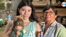 Bertha Amaya junto a su mamá Lucila Bertha Lezama. Foto Donaldo Hernández, VOA.