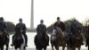 Petugas Polisi Taman AS Harus Ikuti Latihan Menunggang Kuda 
