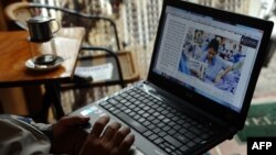 Ở khu vực Châu Á, Việt Nam chỉ đứng sau Trung Quốc về tình trạng kiểm duyệt internet, trấn áp, và bắt bớ các cư dân mạng.
