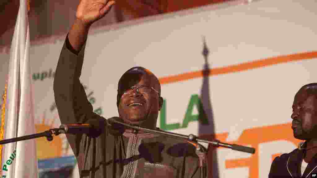 Roch Marc Christian Kaboré, ancien Premier ministre burkinabè, a remporté l&rsquo;élection présidentielle au terme de la transition de l&rsquo;après Blaise Compaoré, interrompue par un putsch manqué, 29 septembre 2015. 