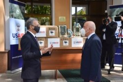 Ambassador Rosenblum hands over 200 ventillators to Alisher Shodmonov, Uzbekistan's Health Minister, Tashkent, September 3, 2020