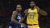 Kawhi Leonard, à gauche, contre LeBron James Staples Center, Los Angeles, Californie, le 22 octobre 2019. (Kirby Lee-USA TODAY Sports)