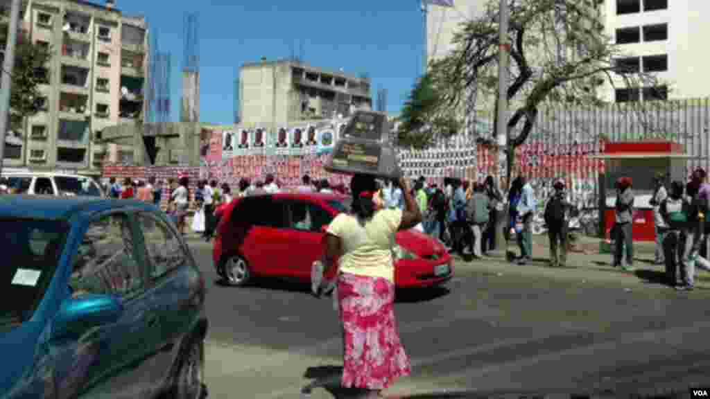 Cartazes do MDM e seu candidato presidencial Daviz Simango