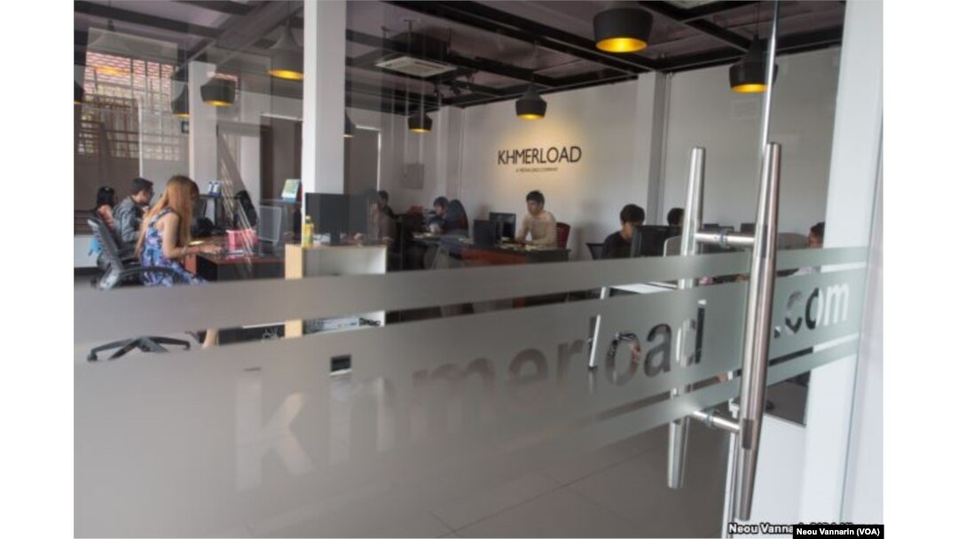 Khmerload.com, based in Phnom Penh, is the first Cambodian tech startup to receive such financial backing. (Neou Vannarin/VOA Khmer)