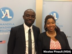 Guy Kauphy et Fleur Alexia Mabingui, participants du YALI 2017, Washington, le 1er août 2017 (VOA/Nicolas Pinault)