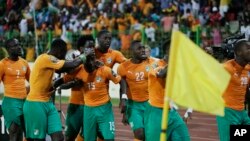 Les Ivoiriens célèbrent leur but face au Cameroun, Mongomo, 28 janvier 2015.