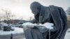 Statua Vladimira Iljiča Lenjina na putu ka Lenjinovom muzeju u Sankt Peterburgu. 