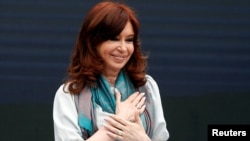 La expresidente de Argentina Cristina Fernandez de Kirchner asiste al Foro de Pensamiento Crítico en Buenos Aires el lunes, 19 de noviembre de 2018.