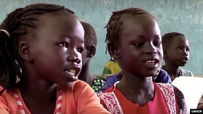 Young refugees from South Sudan listen to teacher Koat Reath in the classroom where he teaches at the Jewi refugee camp in Gambella, Ethiopia. (Photo: UNHCR)