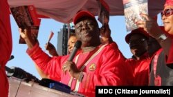 Former Prime Minister Morgan Tsvangirai and his deputy, Thokozani Khuphe, have been retained by party supporters. (File Photo)