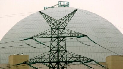 Germany Closes Half of Remaining Nuclear Plants