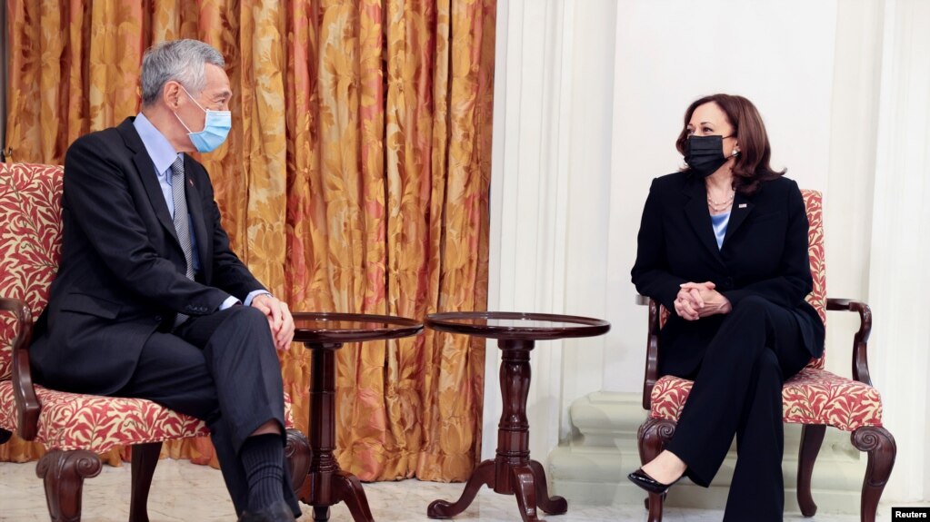 美国副总统哈里斯在新加坡会见总理李显龙（路透社2021年8月23日）(photo:VOA)