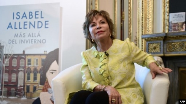 La escritora chilena Isabel Allende, durante la presentación de su libro "Mas allá del invierno" .