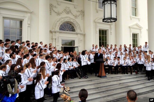 El presidente de EE.UU. Donald Trump recibe en la Casa Blanca a los equipos olímpico y paralímpico de la nación. Abril 27 de 2018.