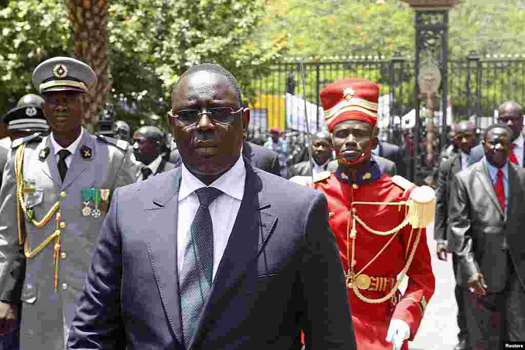 Senegal's newly elected President Macky Sall arrives at the presidential palace after his inauguration in Dakar April 2, 2012. (Reuters)