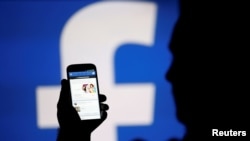 Facebook hôm thứ Ba cho biết đã loại bỏ 32 trang và tài khoản khỏi Facebook và Instagram, một phần trong nỗ lực chống lại sự can thiệp của nước ngoài trong các cuộc bầu cử Mỹ. 