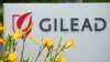 ARHIVA - Logo kompanije koja pravi lek remdesivir, na ulasku u sedište "Gilead Sciences Inc", u Oušnsajdu u Kalifroniji (Foto: Reuters/Mike Blake) 