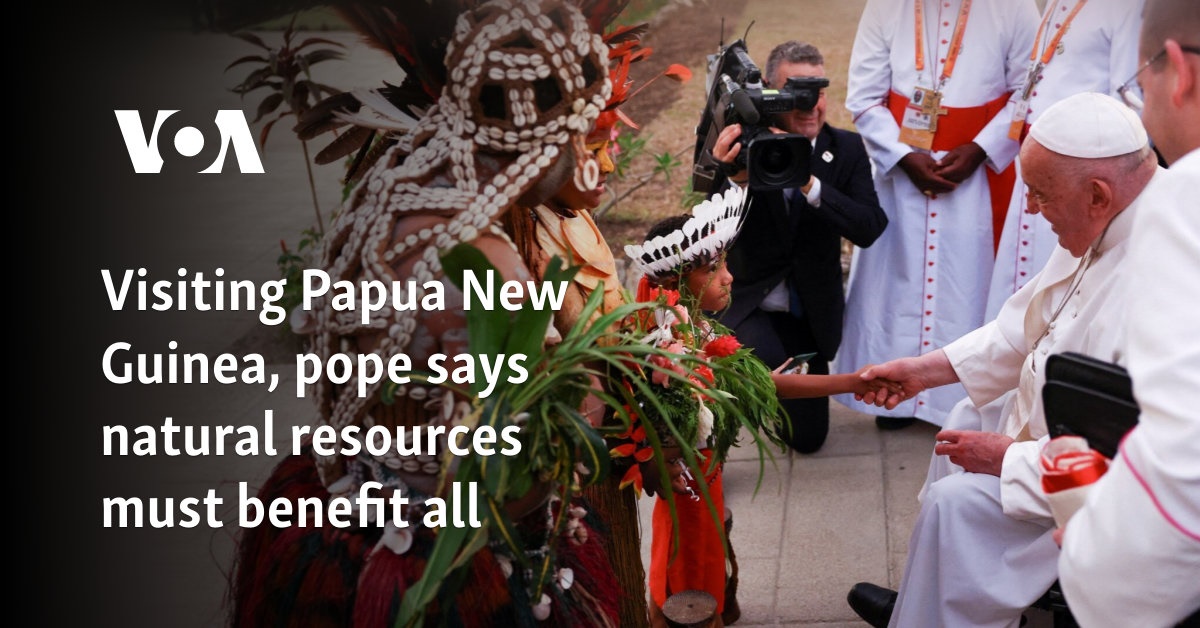 Visiting Papua New Guinea, pope says natural resources must benefit all