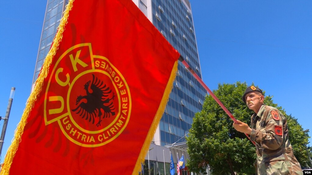 Protestë kundër akuzave ndaj presidentit të Kosovës