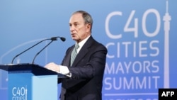 L’ancien maire de New York Michael Bloomberg fait un discours lors de la cérémonie d’ouverture du C40. Johannesburg, 5 février, 2014.