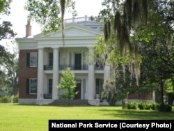 Guided tours of the Melrose mansion give visitors a glimpse into the lifestyle of the pre-Civil War American South and help them understand the roles that slaves played in an estate setting.